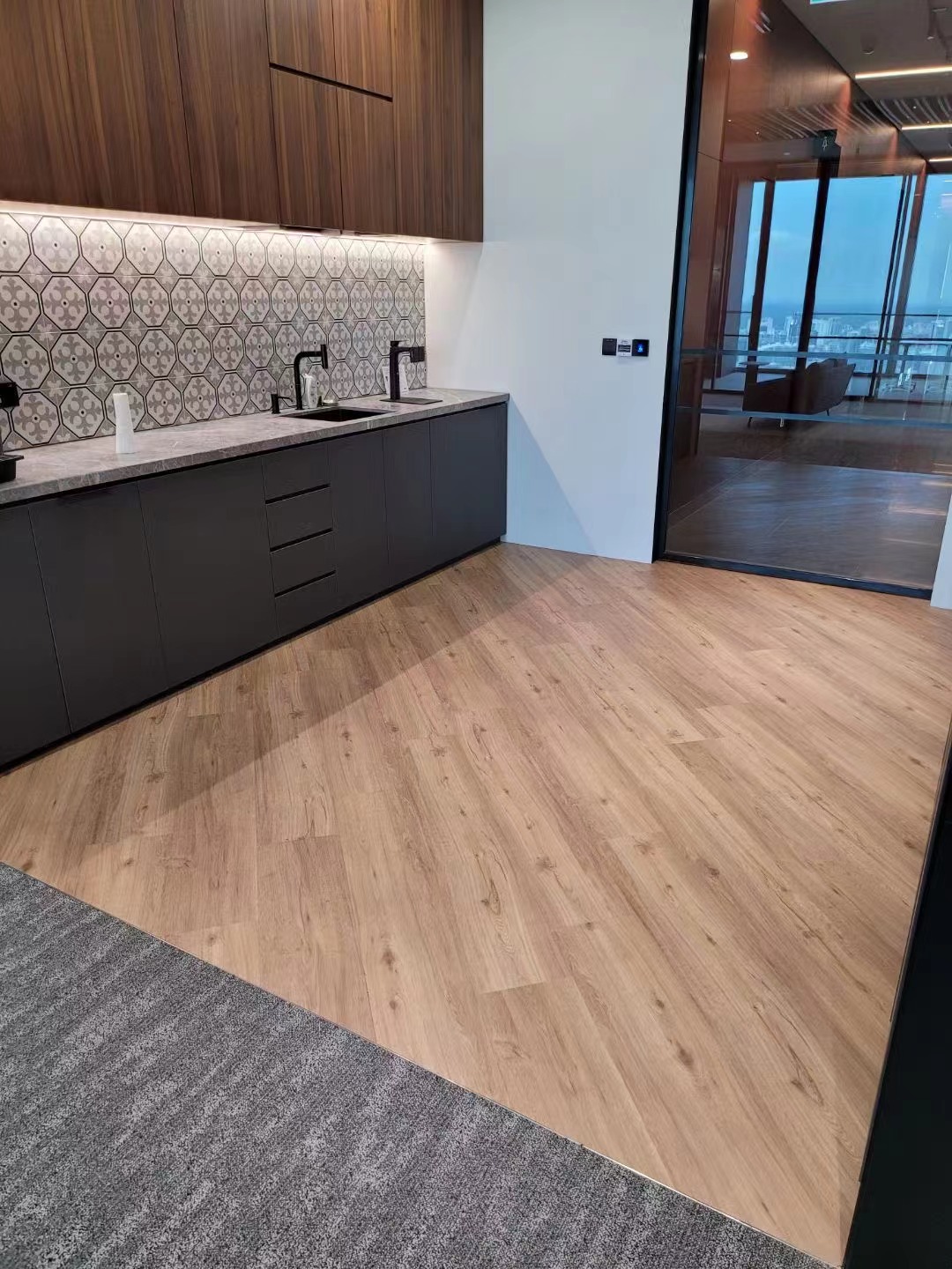 SPC vinyl flooring factory direct for UAE Dubai wholesale — Ecoflors manufacturer Changzhou