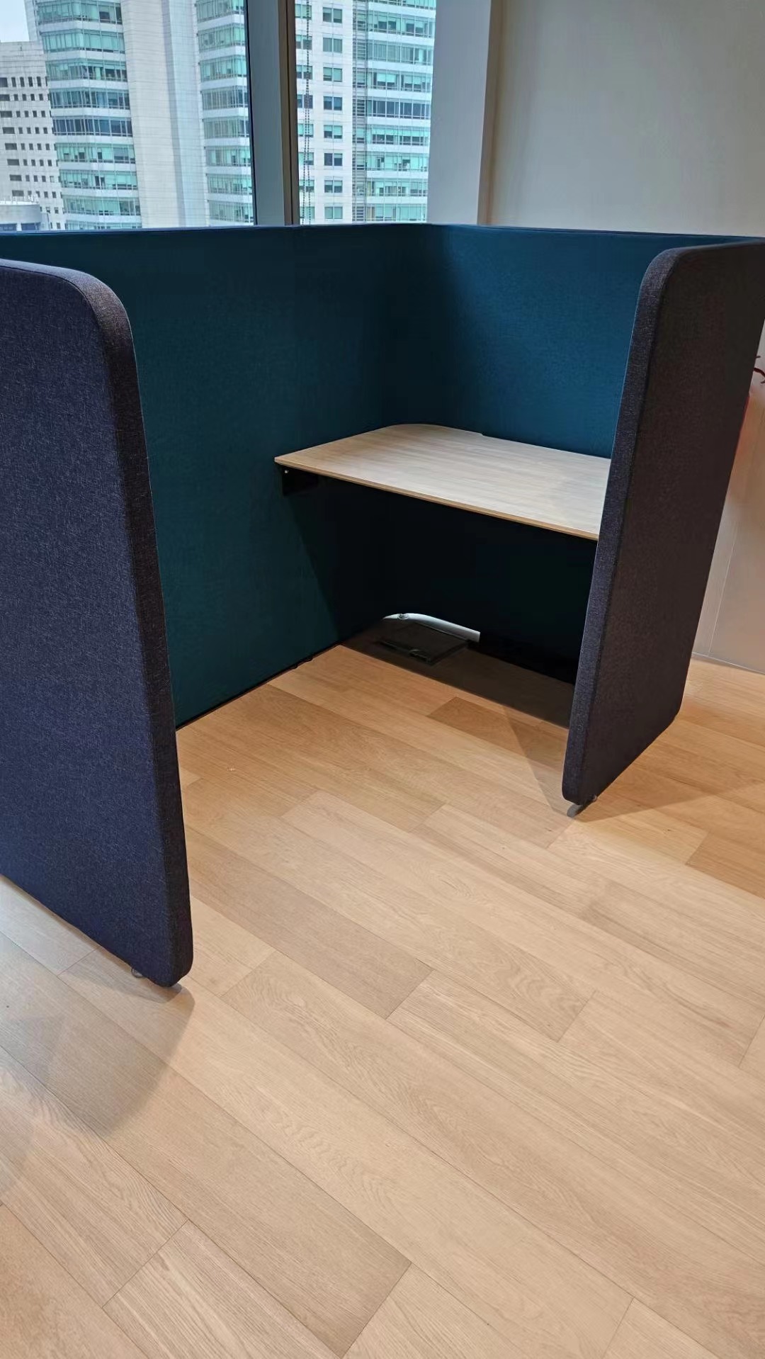 2.5mm Dryback LVT stone look micro-cement EU retail office — Ecoflors