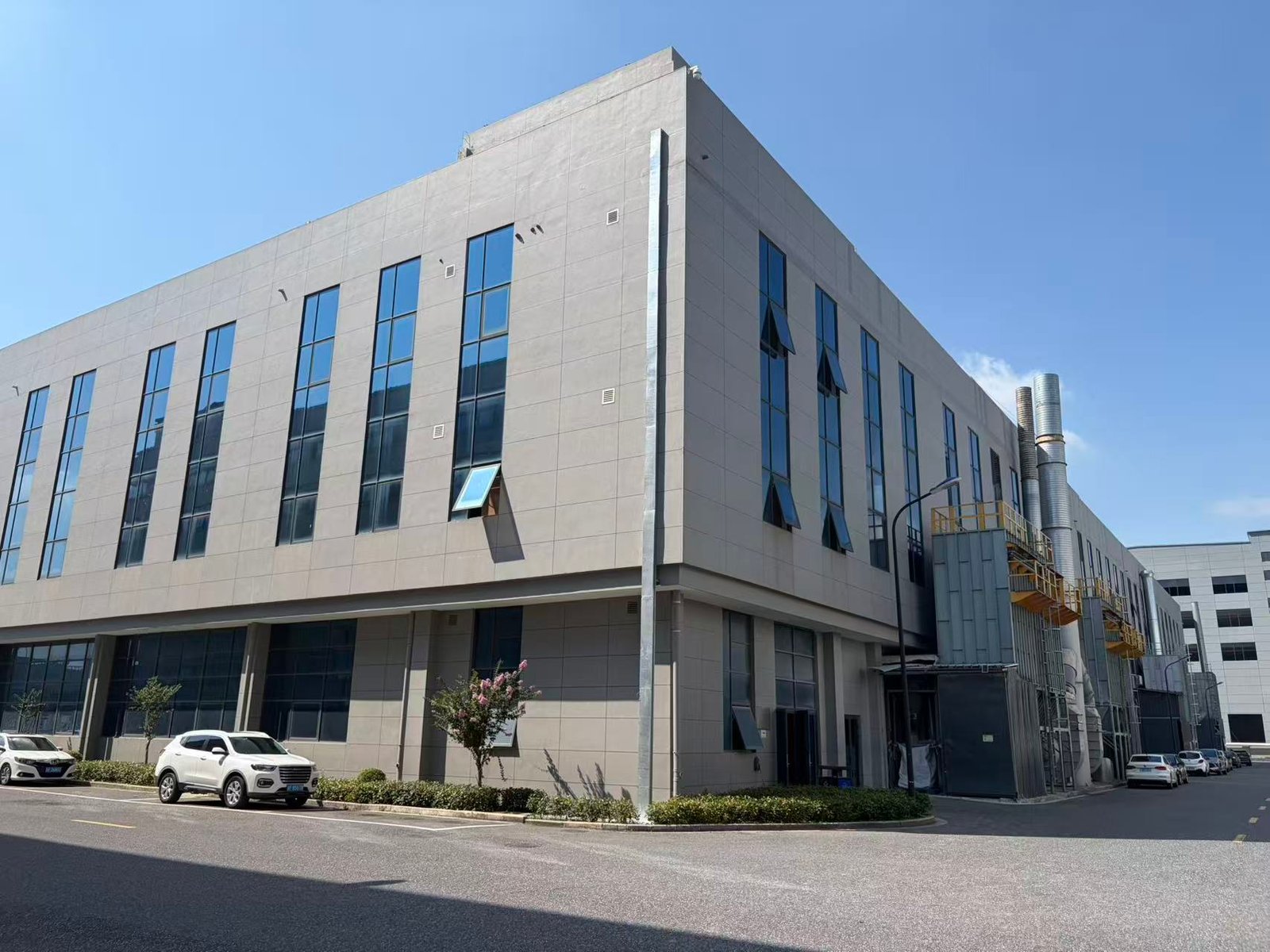 Exterior of an Ecoflors SPC and LVT flooring production building