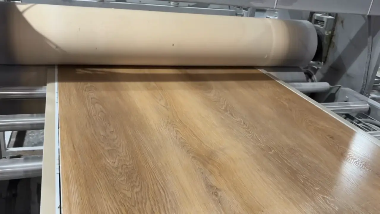 Wood-look SPC sheet on an SPC production line